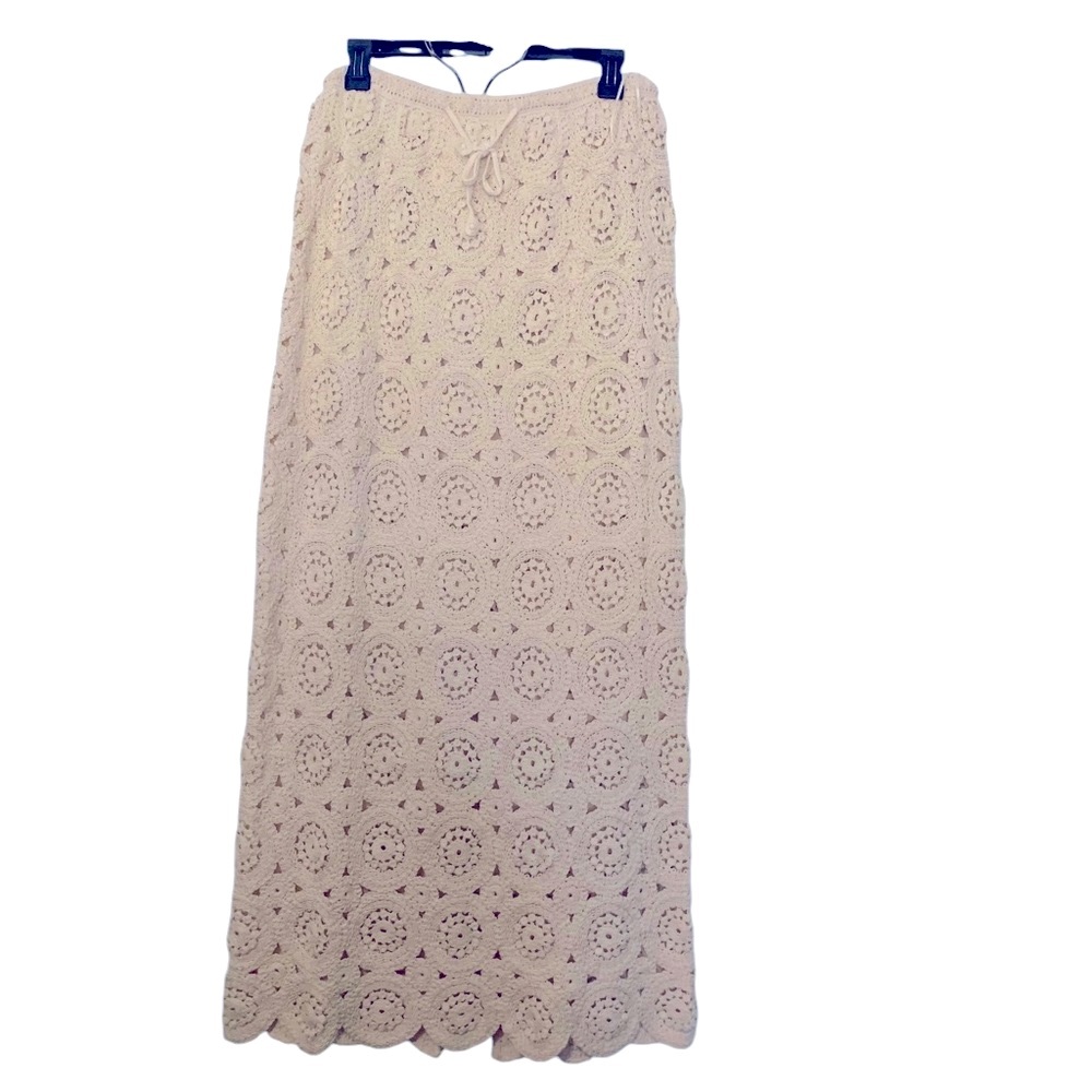NWOT Boutique maxi skirt XL. Cream macramé-like material